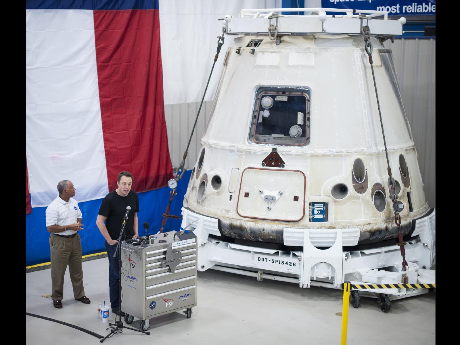 NASA Clears SpaceX for Private Cargo Delivery Missions